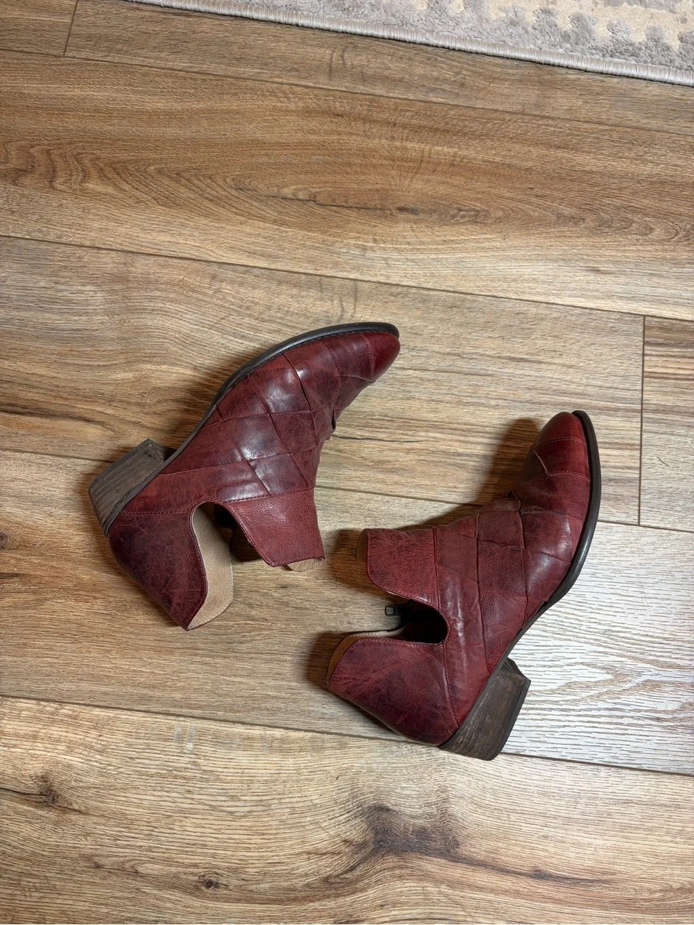 Anthropologie Seychelles Boho Deep Sea woven leather ankle booties in red